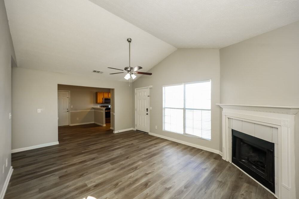 220 Willow Springs Dr - Photo 4 of 16