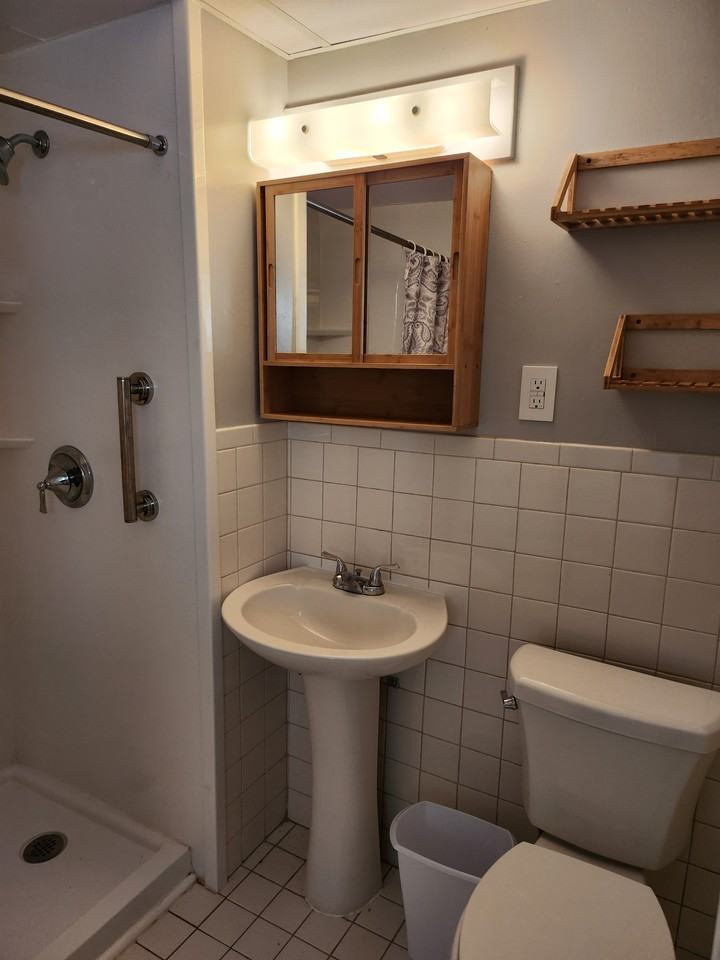 431 1/2 New York Ave #1 - Photo 6 of 6