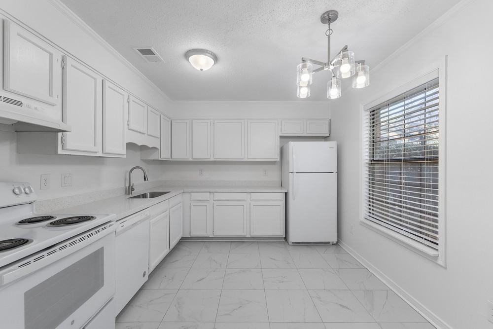 3348 Colonial Oaks Dr #8D - Photo 3 of 23