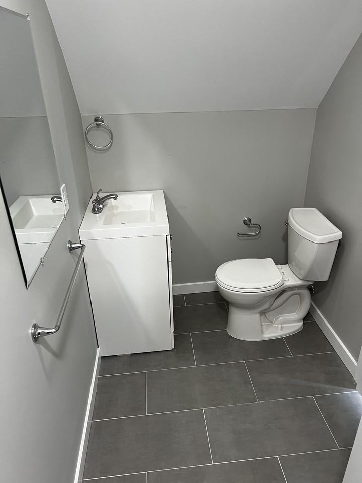 209 Sharp St #4 - Photo 7 of 7