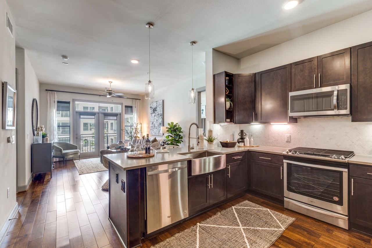 Alexan 5151 - Photo 2 of 29