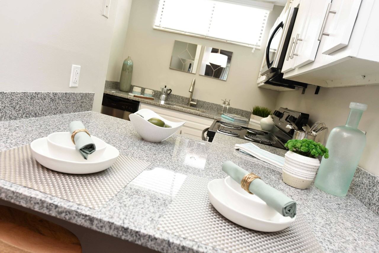 Vetra West Hills - Photo 3 of 40