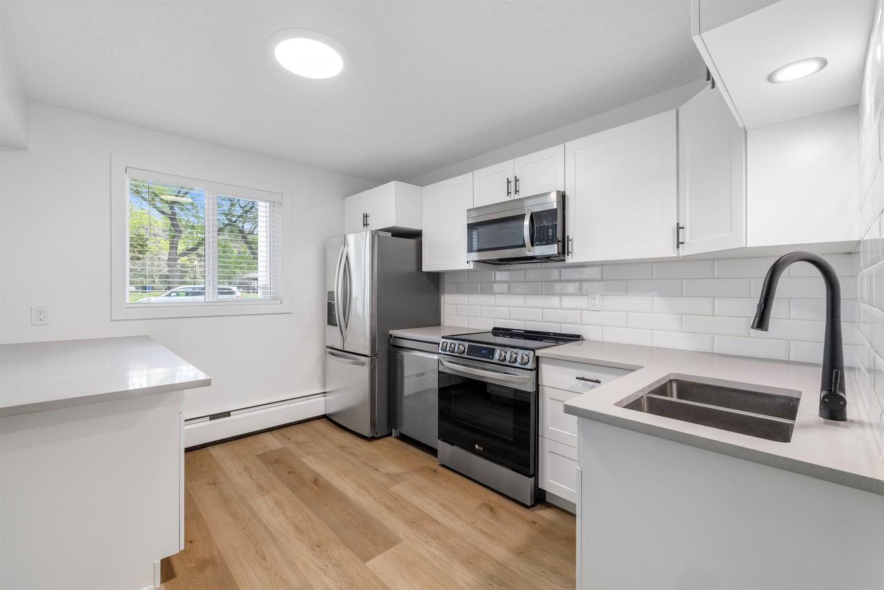 2242 - 2242 Scarth St #1 - Photo 2 of 21