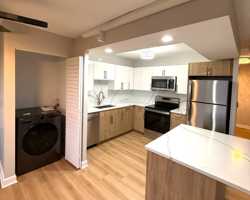 featured image of 913 N Main St