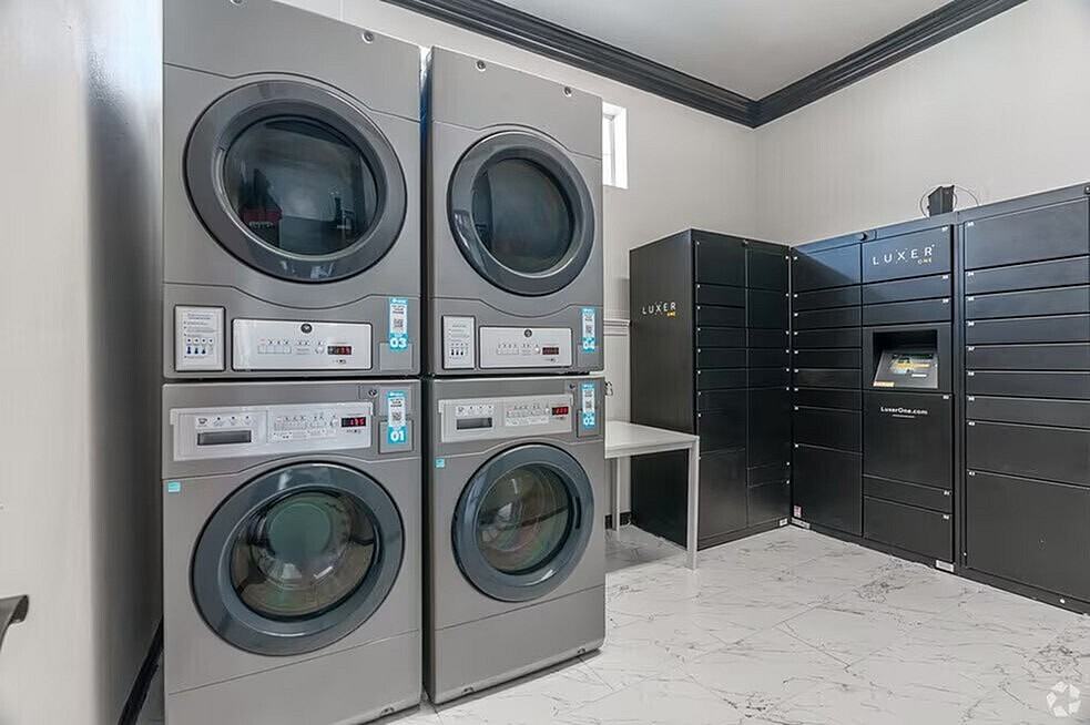 Coronado Villas - Photo 6 of 50