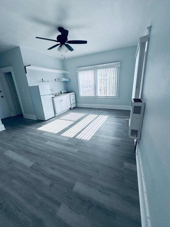 1350 4th - Photo 4 of 16