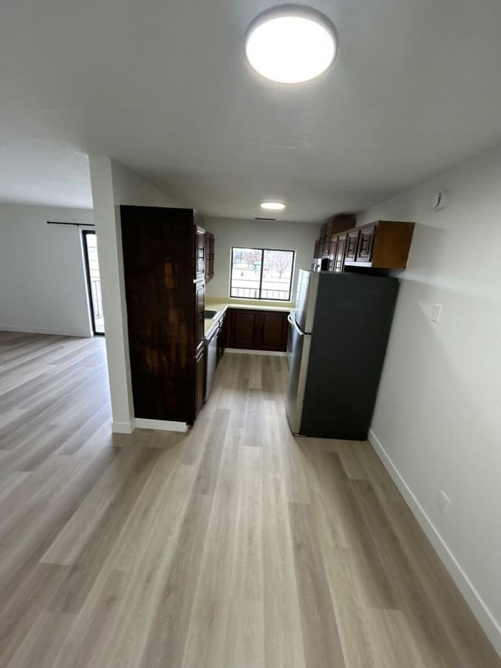 215 E Arbor (Bismarck,ND) - Photo 3 of 50