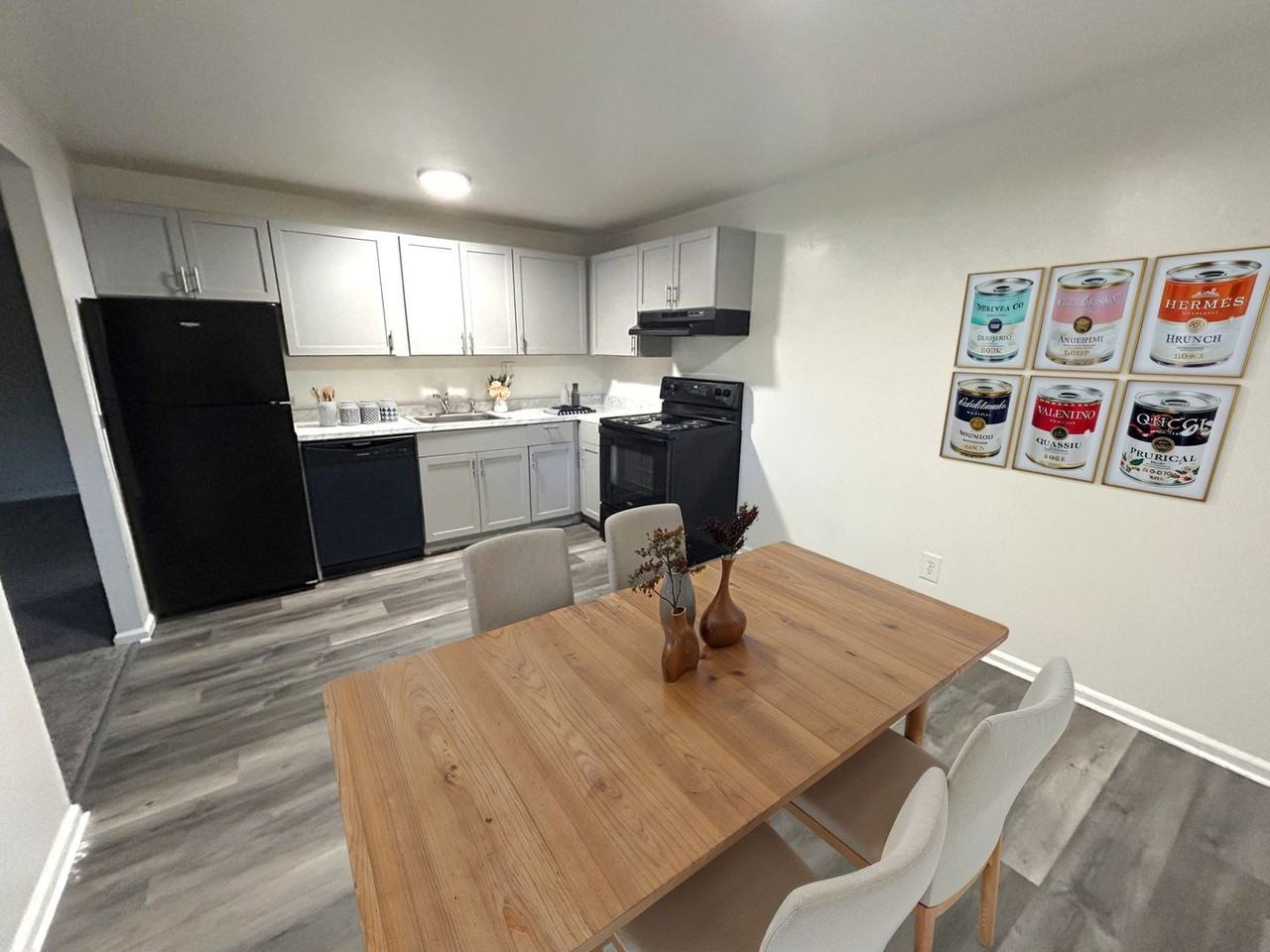 Landon Court Apartments - Photo 6 of 14