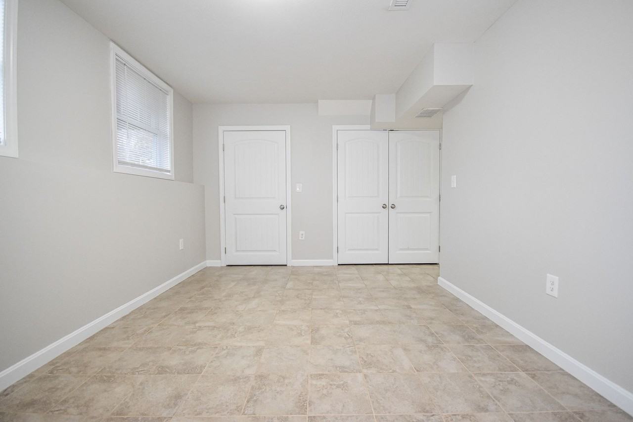 Jefferson Court - Photo 7 of 48