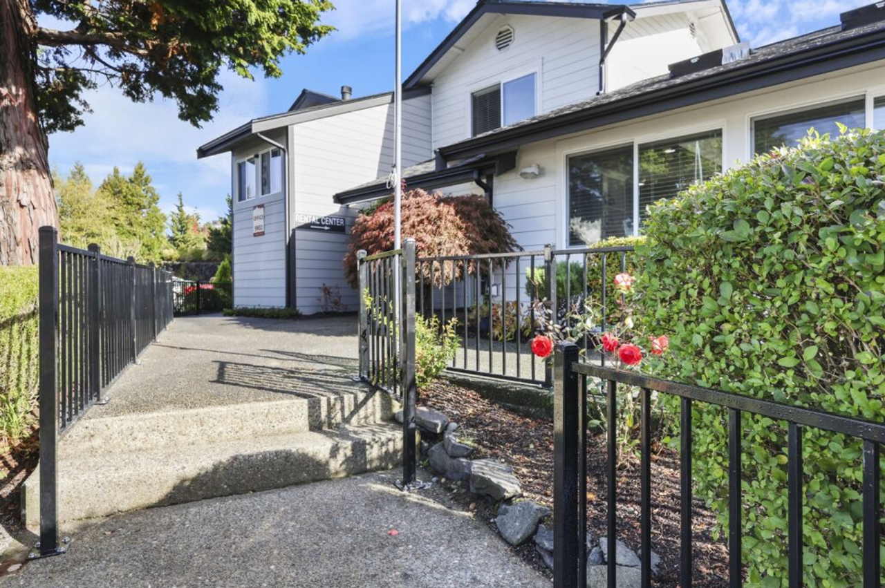 Crosspointe - Photo 2 of 11