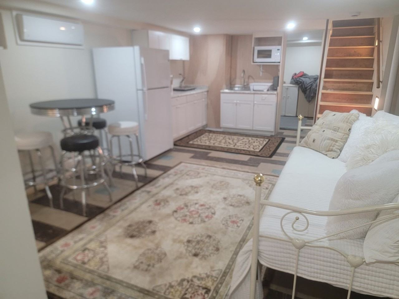 46 Gilbert St - Photo 6 of 19