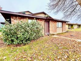 featured image of 1215 West Ivy Avenue