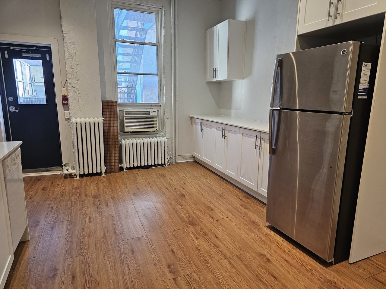 437 Spadina Avenue #2 - Photo 4 of 18