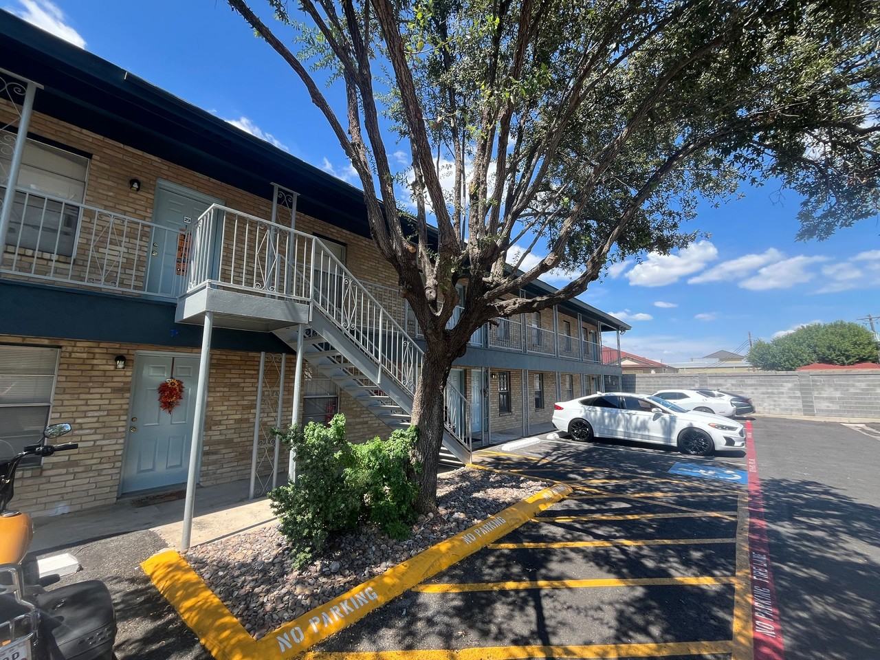 Town Creek Apartments - Photo 2 of 24