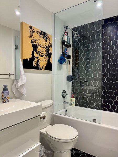 1555 Bloor Street West ##1 - Photo 6 of 16