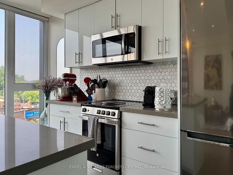 1555 Bloor Street West ##1 - Photo 3 of 16