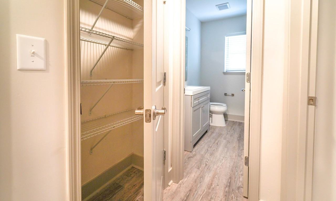 Emory Woods Apartments - Photo 7 of 40