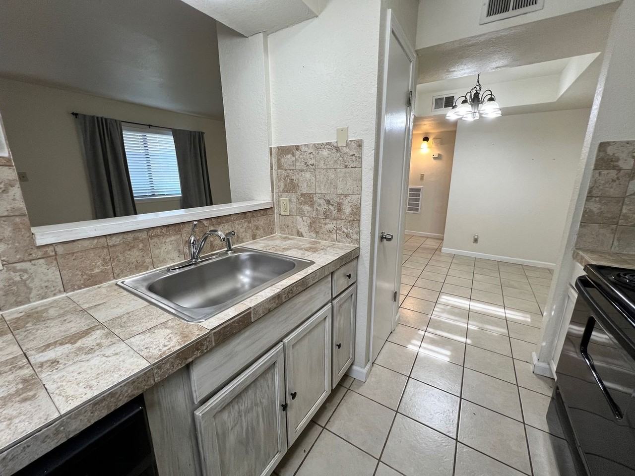 6620 South Zunis Avenue East - Photo 7 of 12