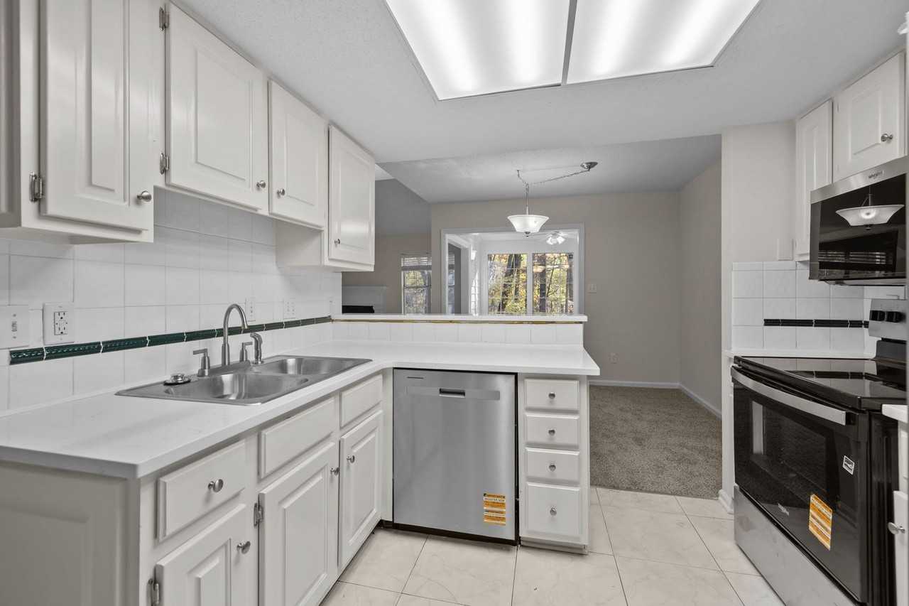 9024 Saint Thomas Ln - Photo 2 of 25