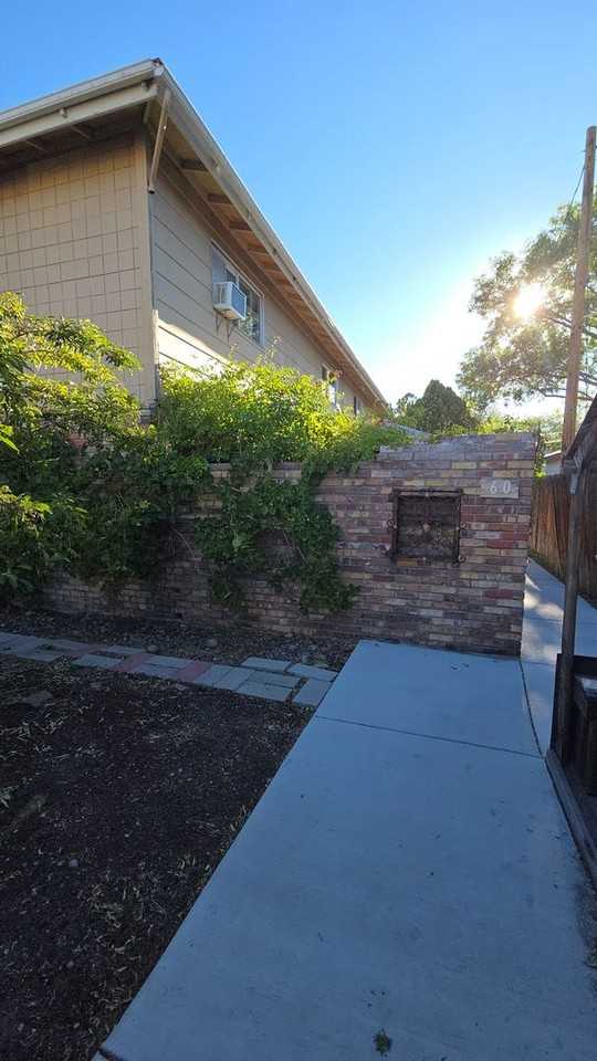 60 Keystone Ave - Photo 3 of 19