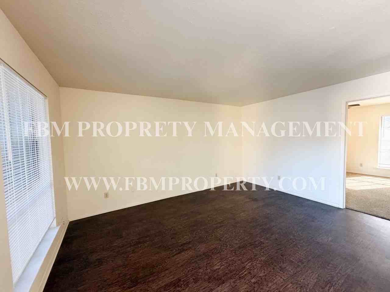 510 W Marvin Ave #209 - Photo 4 of 11