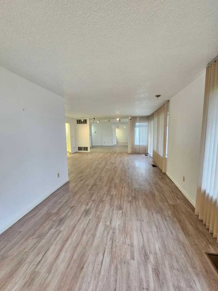 1388 Road F.8 Ne #206 - Photo 3 of 17