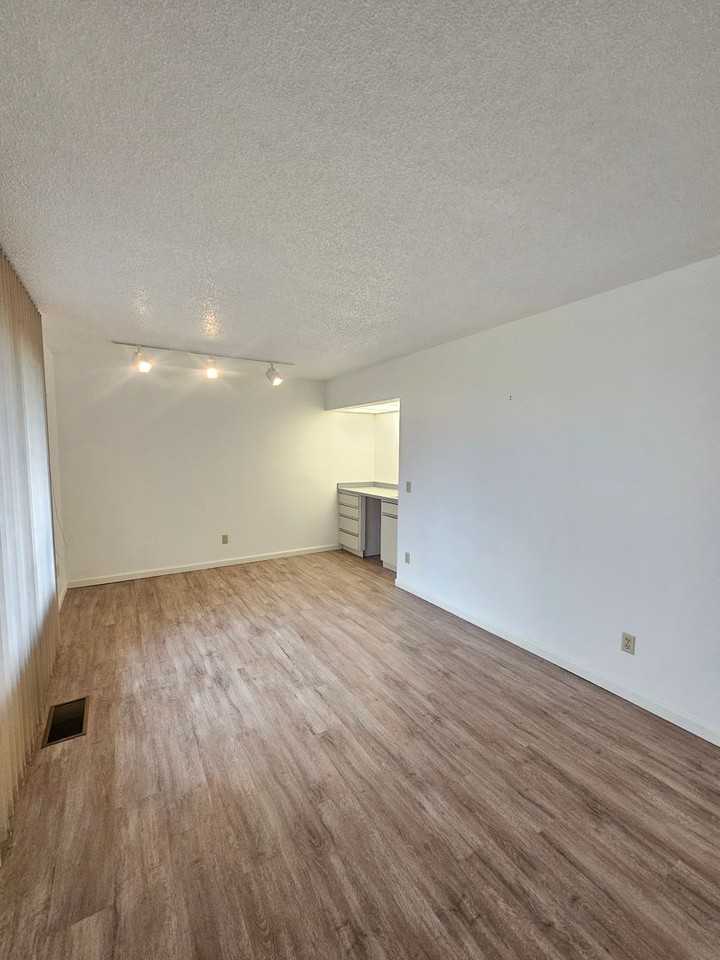 1388 Road F.8 Ne #206 - Photo 4 of 17