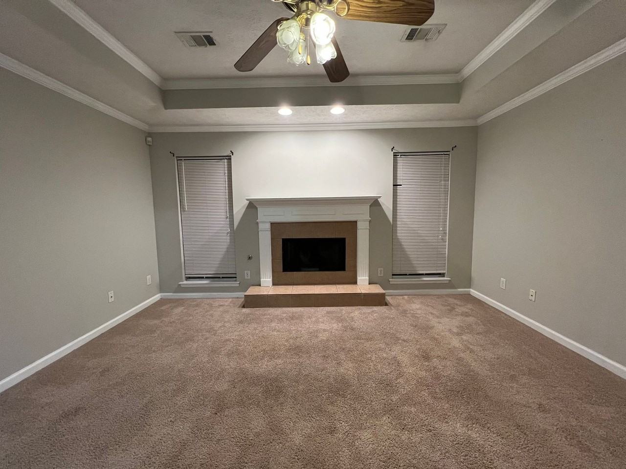 3276 Pilgrim St - Photo 6 of 17