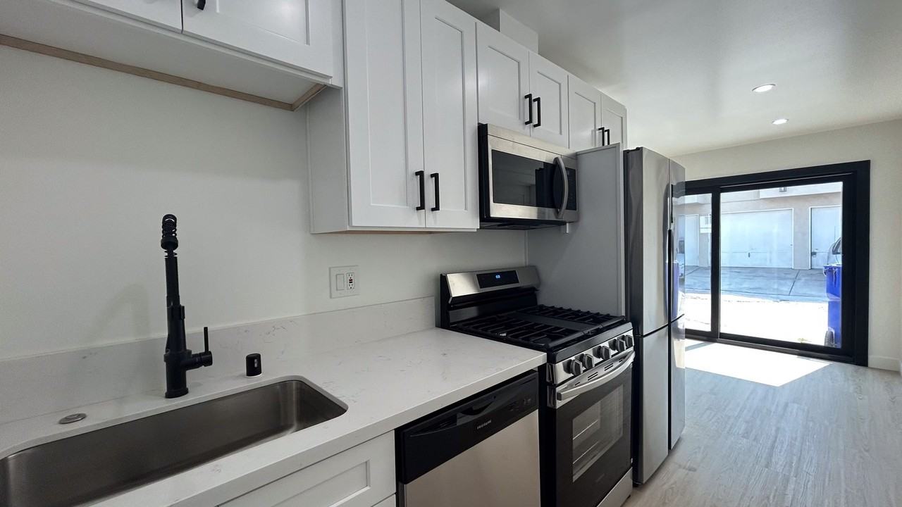 Brand New Apartments on Cleveland Ave in Highly - Photo 2 of 6