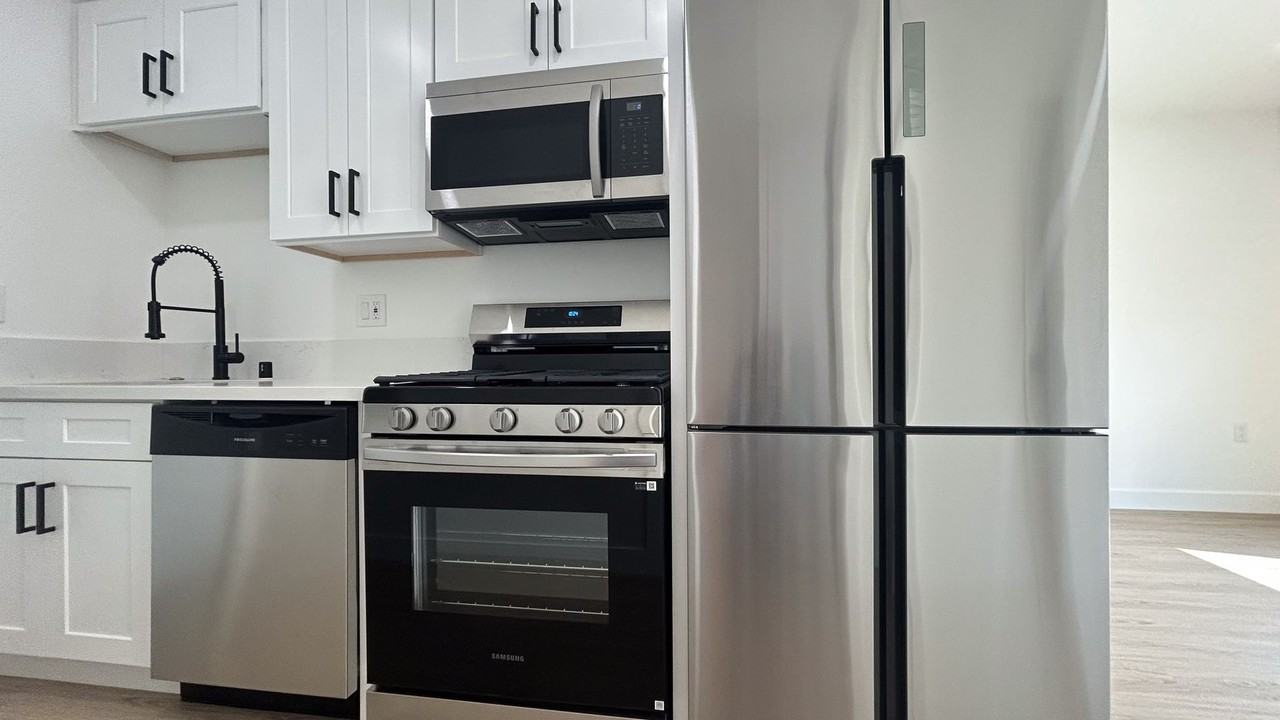 Brand New Apartments on Cleveland Ave in Highly - Photo 3 of 6