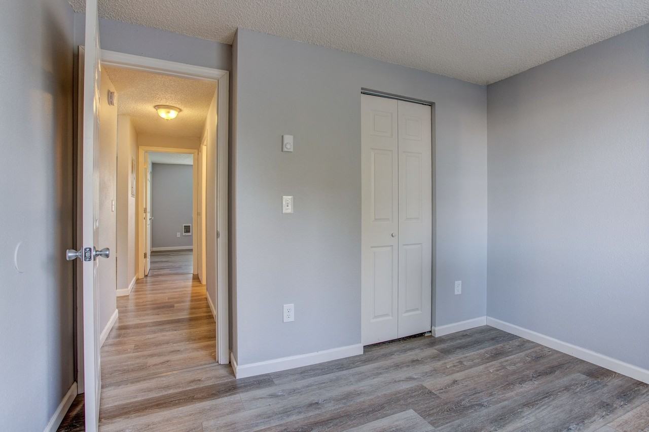 Johnson Creek Village Apartments. - Photo 6 of 36