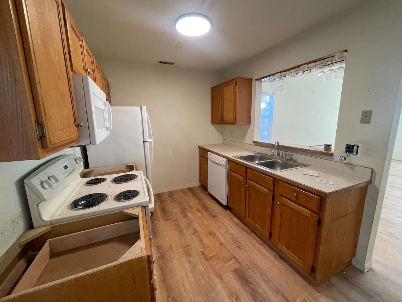 1330 N Frideriki Dr - Photo 6 of 19