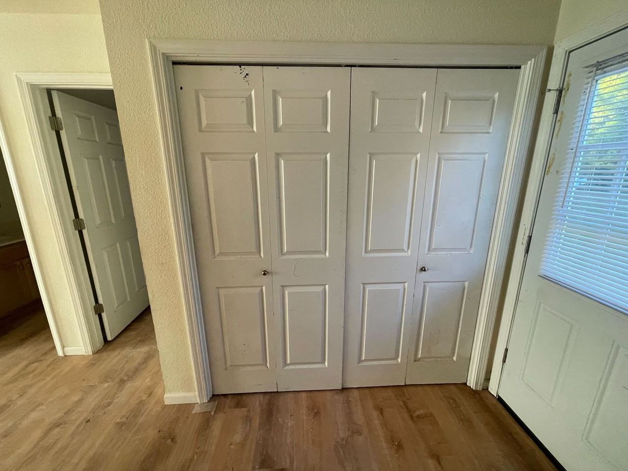 1330 N Frideriki Dr - Photo 7 of 19