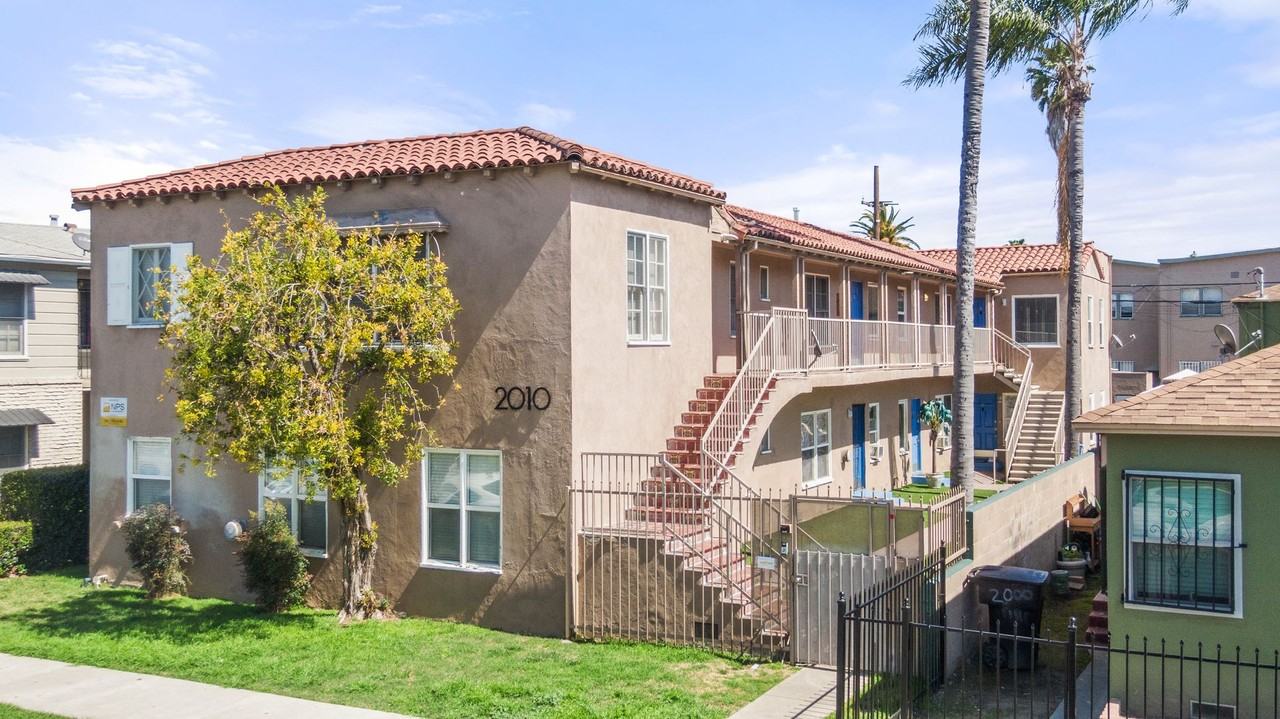 2010 Pine Avenue - Photo 2 of 5