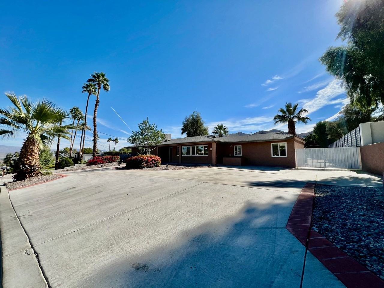 67865 Carroll Dr - Photo 3 of 50