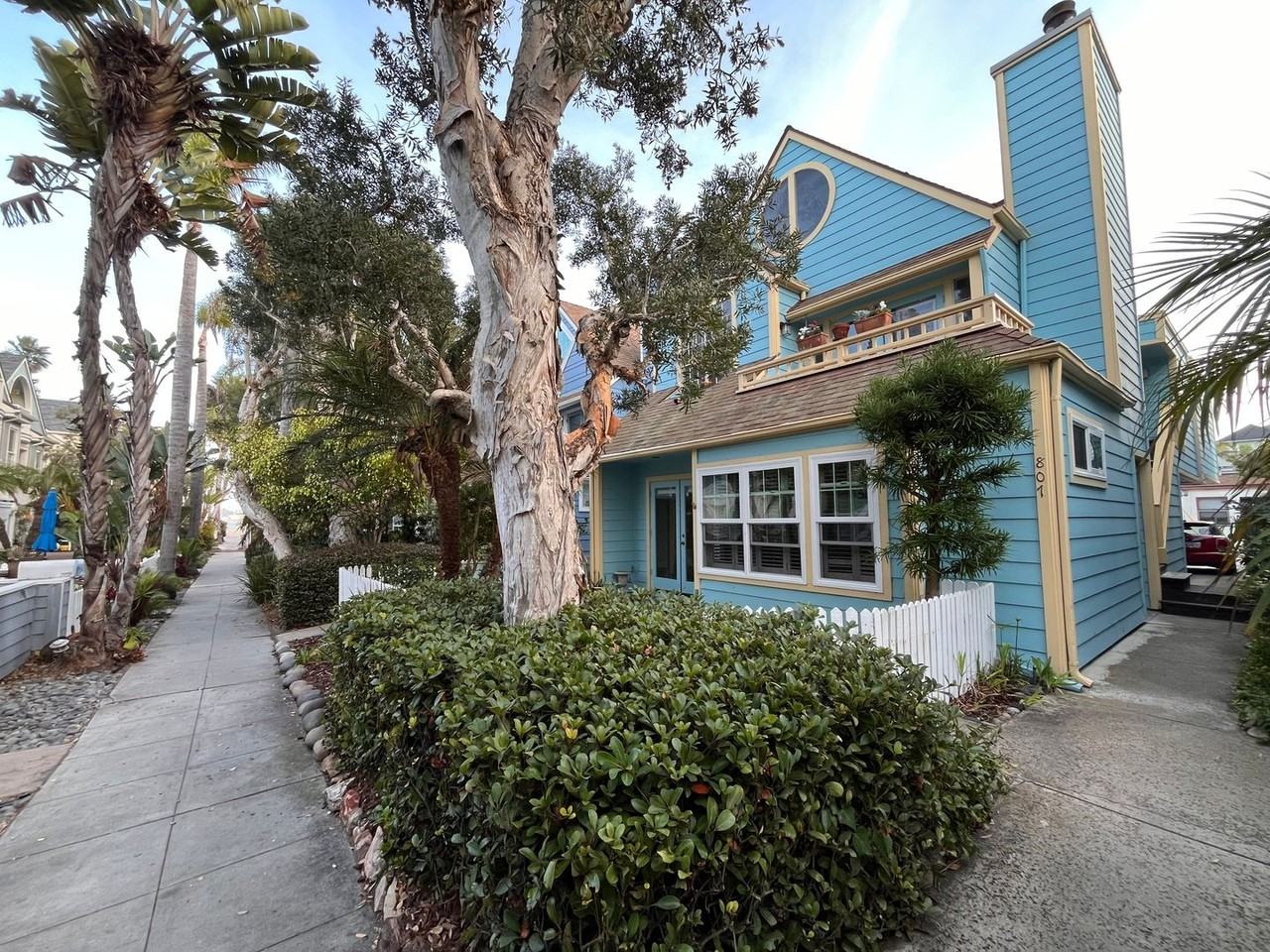 807 Nantasket Ct #A - Photo 2 of 39