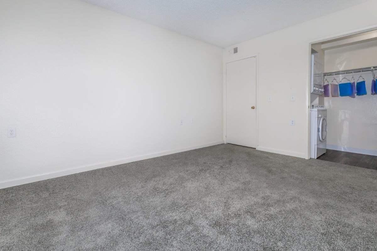 7887 E Uhl St - Photo 4 of 21