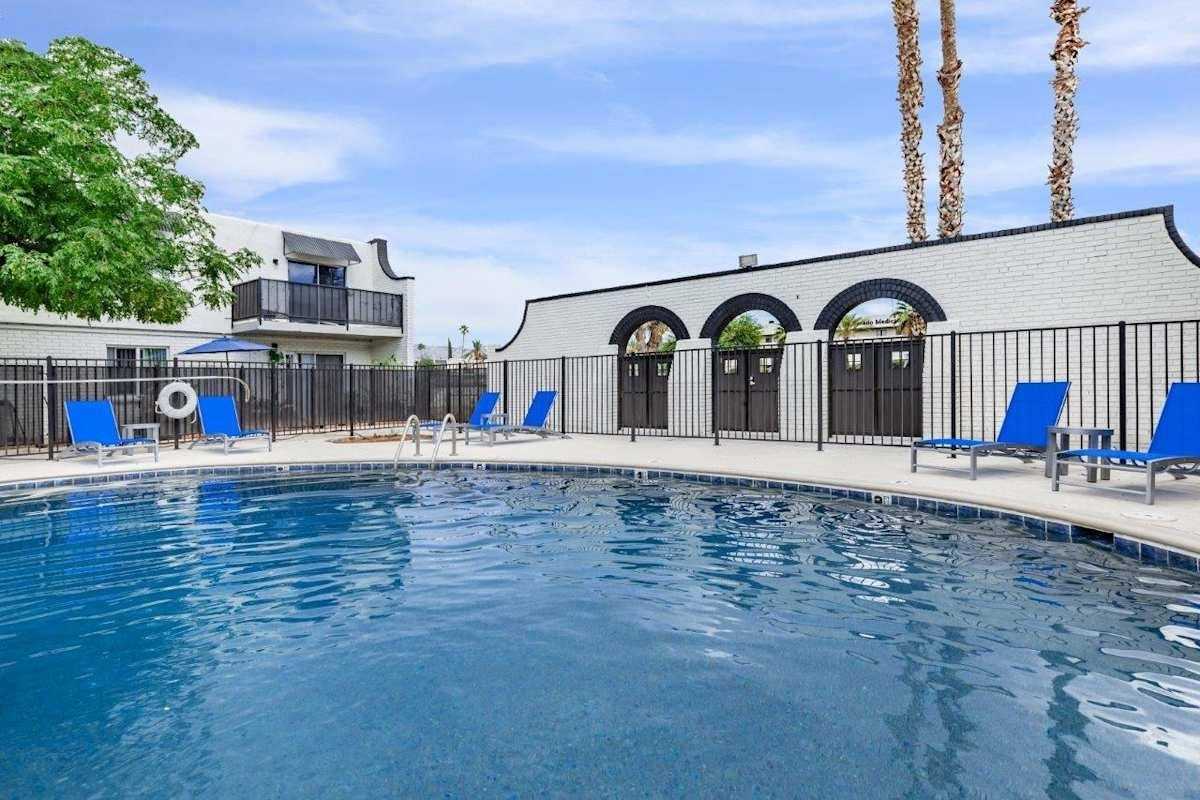 1475 W Wilmot Road - Photo 2 of 15