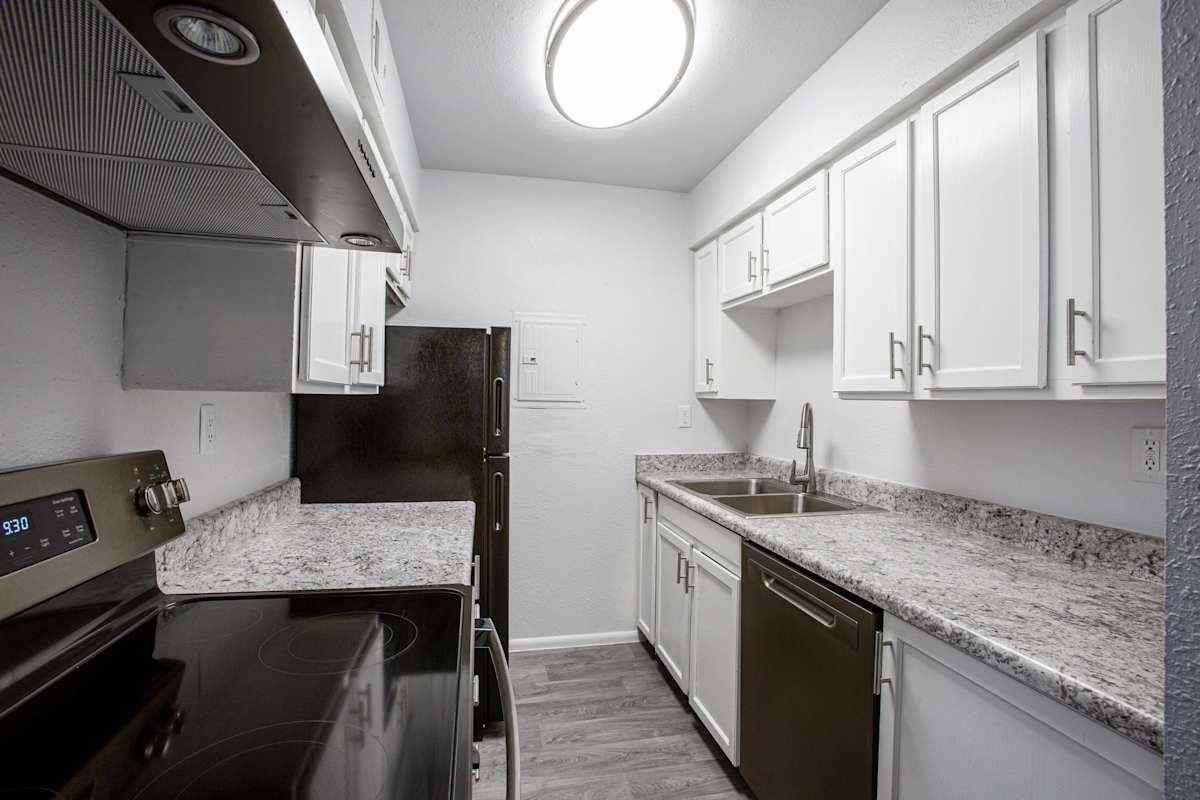 6201 E Pima St - Photo 4 of 29