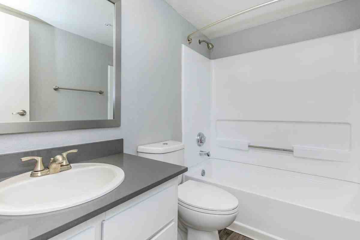 5525 S Mission Rd - Photo 5 of 31