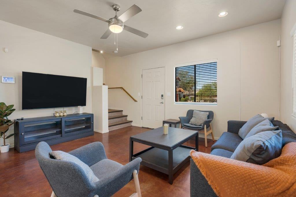 3148 E 2nd St - Photo 7 of 25