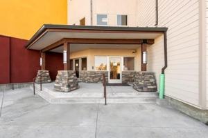 featured image of 1101 Auburn Dr