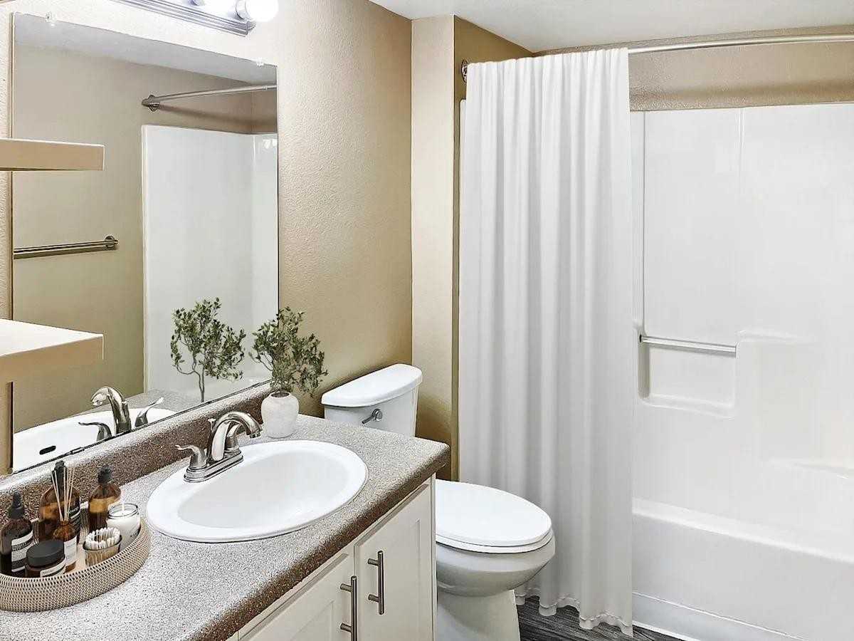 1564 N Morrison Ave - Photo 5 of 16