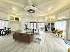 featured image of 1564 N Morrison Ave