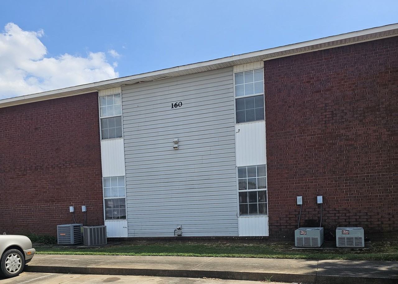 Cedar Creek Apartments and Townhomes - Photo 7 of 11