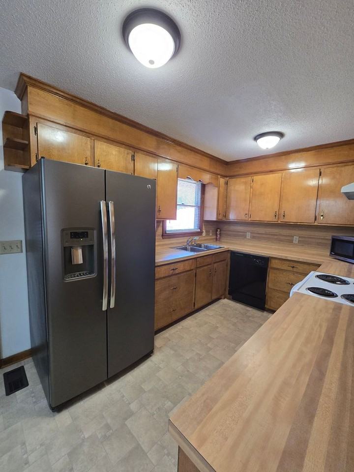 794 Edwards Rd - Photo 6 of 16