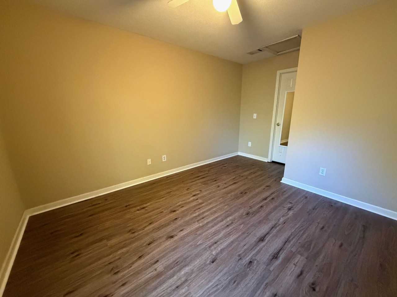 381 Martin Ave - Photo 6 of 9