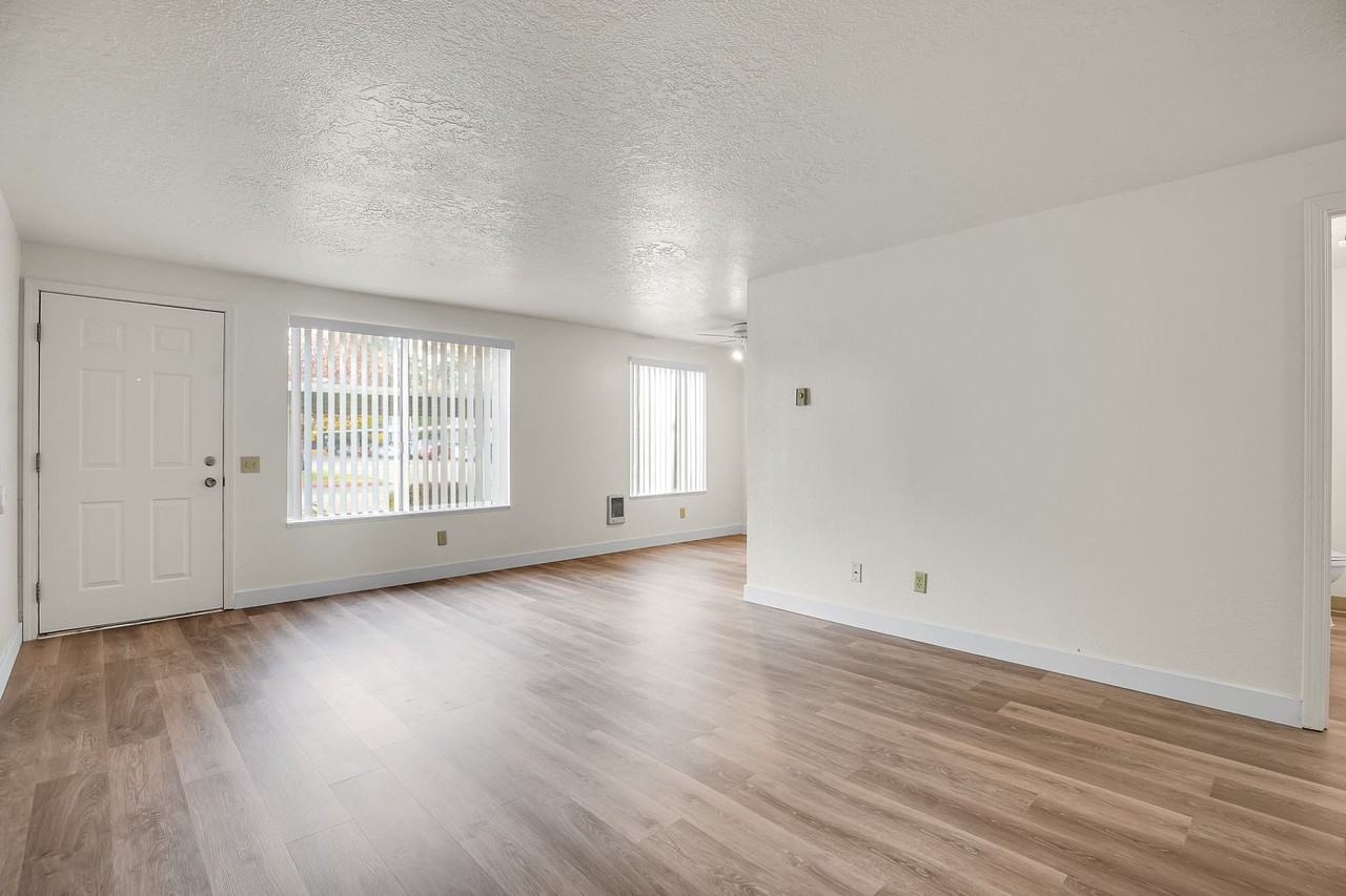 #116 CARLTON SQUARE APARTMENTS - Photo 2 of 36