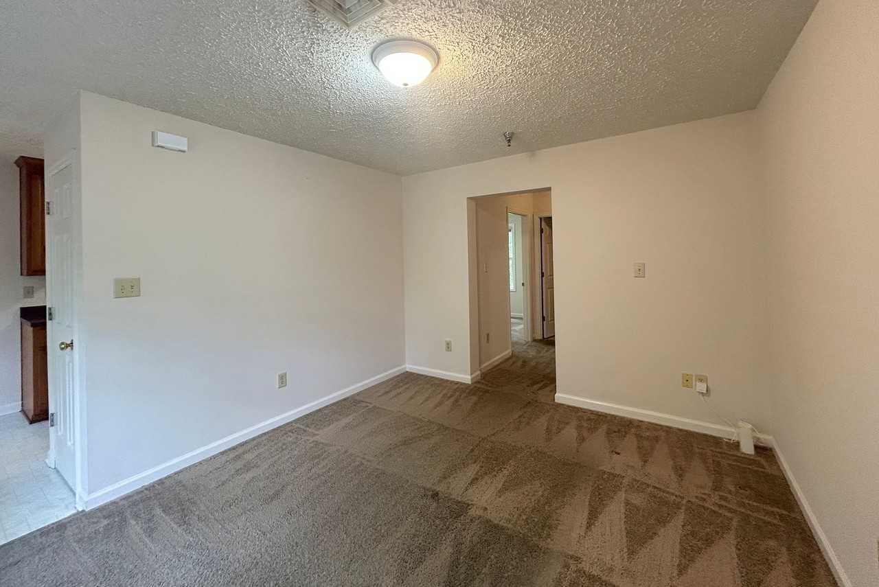 Hawthorn Apartments - Photo 2 of 18