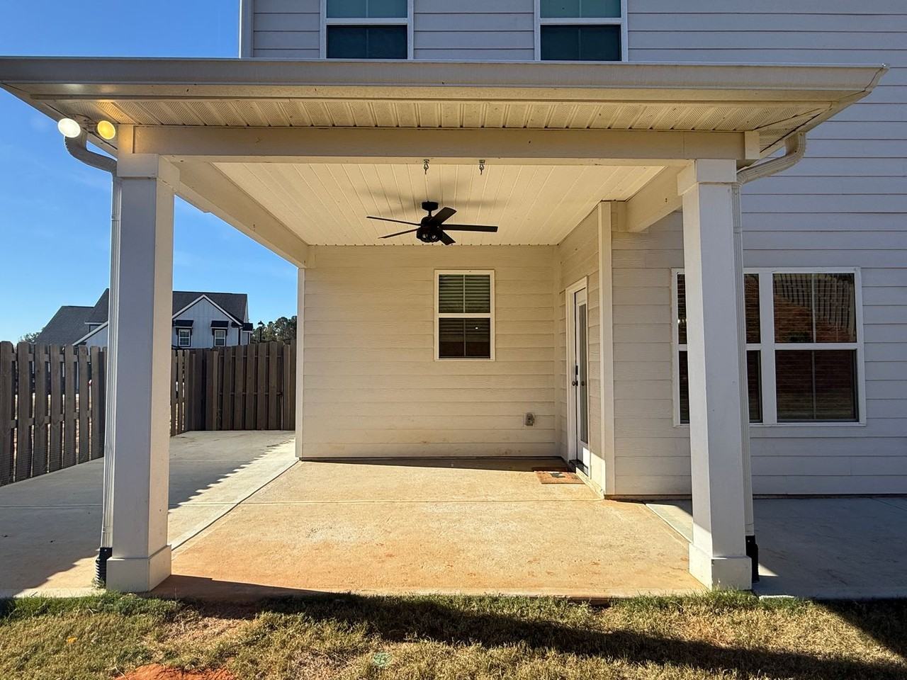 414 Barrow Ln - Photo 6 of 48